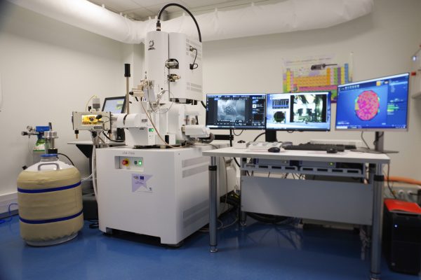 Microscope Electronique à Balayage de haute résolution (MEB) JSM